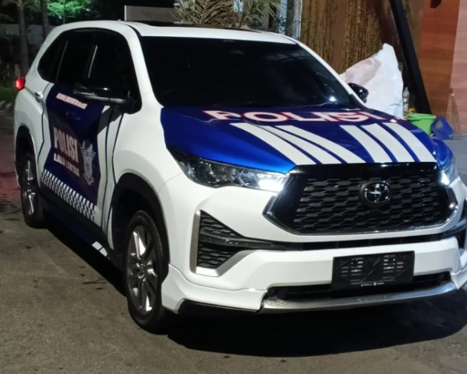 Branding Kendaraan Hasil Pekerjaan Tukang Branding Mobil Polisi