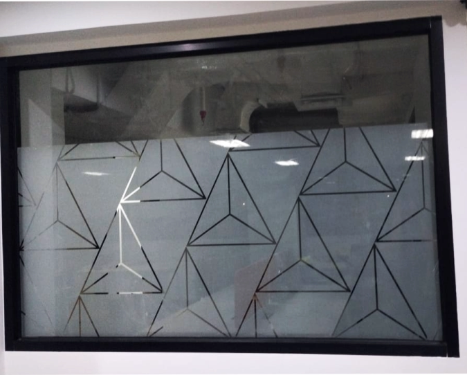 Stiker Kaca Sandblast Hasil Pekerjaan Tukang 04