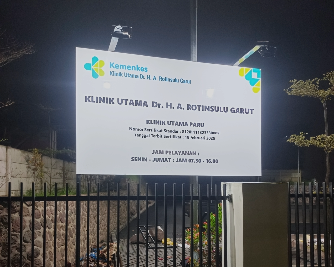 Stiker Outdoor Reklame Hasil Pekerjaan Tukang 02