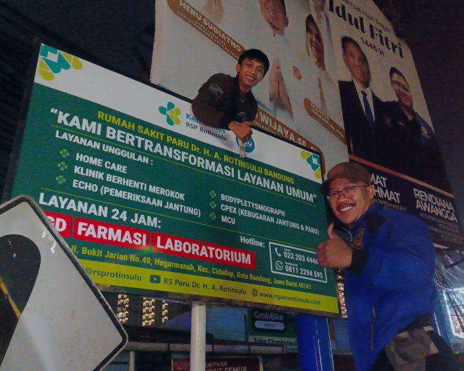 Stiker Outdoor Reklame Hasil Pekerjaan Tukang 05