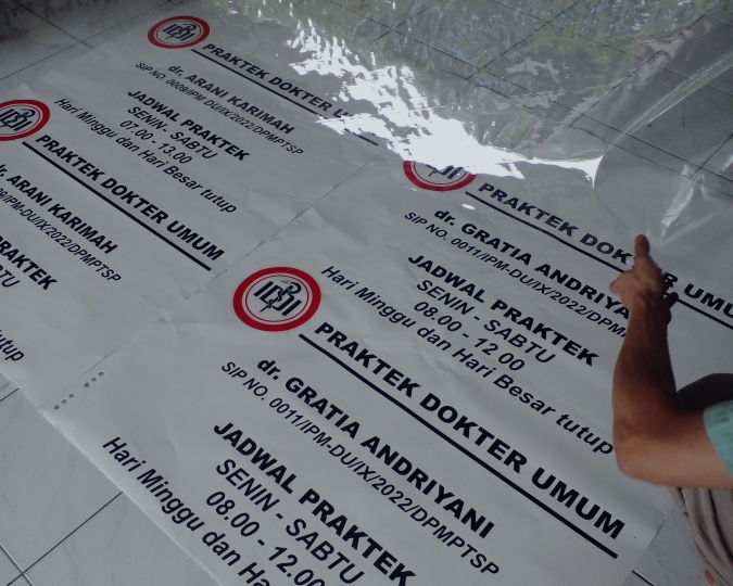 Stiker Outdoor Reklame Hasil Pekerjaan Tukang 07