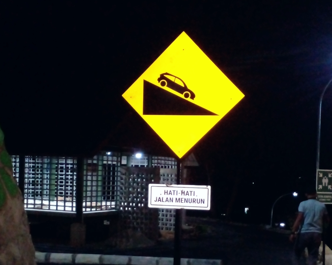 Stiker Signage Hasil Pekerjaan Tukang Sigange 15