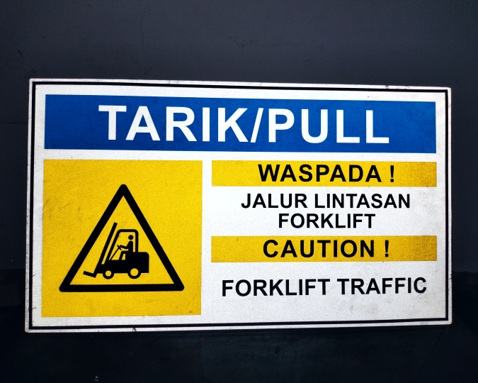 Stiker Signage Hasil Pekerjaan Tukang Sigange 19