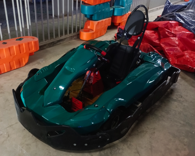 Wrapping Kendaraan Hasil Pekerjaan Tukang Gokart