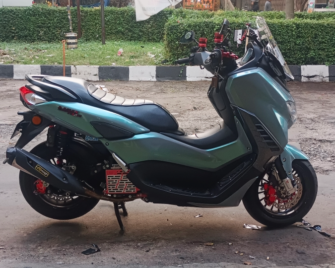 Wrapping Kendaraan Hasil Pekerjaan Tukang Motor Yamaha Nmax Lembayung